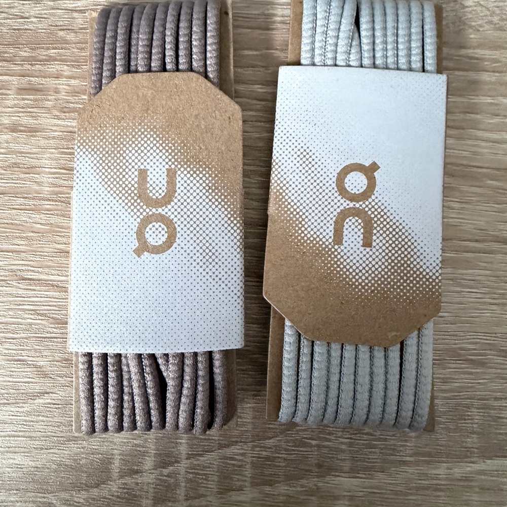 On Cloud Running Gray and beige Shoelaces